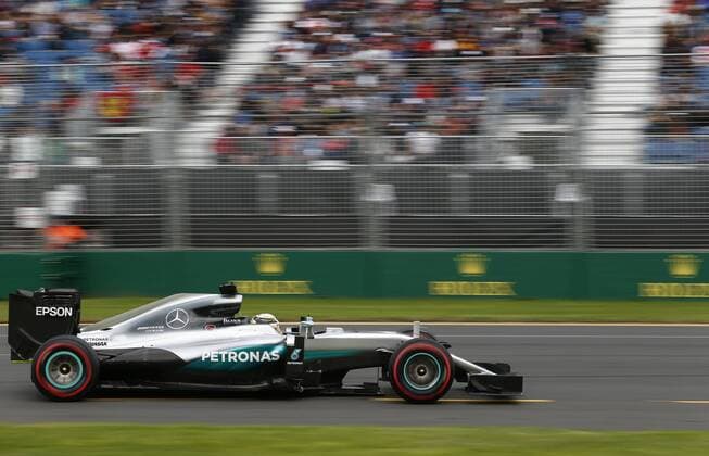 Motorsports: FIA Formula One World Championship WM Weltmeisterschaft 2016, Grand Prix of Australia, 44 Lewis Hamilton (GBR, Mercedes AMG Petronas Formula One Team), xHOCHxZWEIx