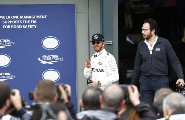 Motorsports: FIA Formula One World Championship WM Weltmeisterschaft 2016, Grand Prix of Australia, 44 Lewis Hamilton (GBR, Mercedes AMG Petronas Formula One Team), xHOCHxZWEIx