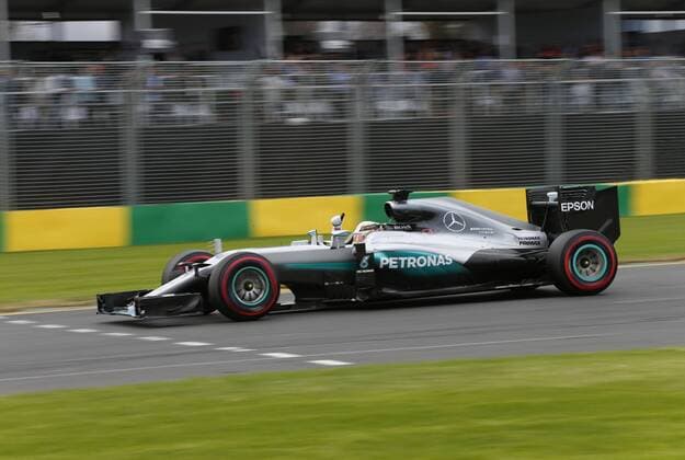 Motorsports: FIA Formula One World Championship WM Weltmeisterschaft 2016, Grand Prix of Australia, 44 Lewis Hamilton (GBR, Mercedes AMG Petronas Formula One Team), xHOCHxZWEIx