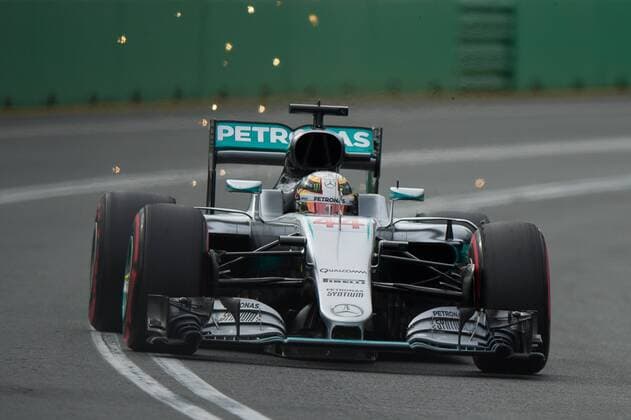 (160319) -- MELBOURNE, March 19, 2016 -- Mercedes AMG Petronas Formula One driver Lewis Hamilton of Britain races during the qualifying session of Australian Formula One Grand Prix at Albert Park in Melbourne, Australia, March 19, 2016. Lewis Hamilton won the pole position. The Australian Formula One Grand Prix will take place in Melbourne on March 20. ) (SP)AUSTRALIA-MELBOURNE-F1-QUALIFYING SESSION BaixXue 