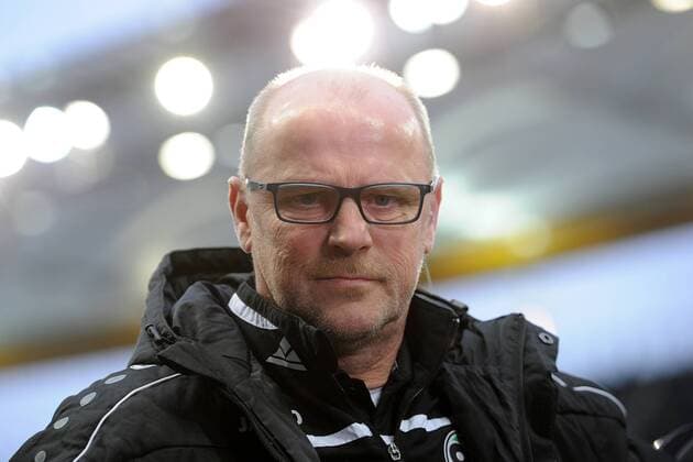 Fußball 1. Bundesliga 27. Spieltag Eintracht Frankfurt - Hannover 96 am 19.03.2016 in der Commerzbank-Arena in Frankfurt Thomas Schaaf ( Trainer Hannover ) xJKx