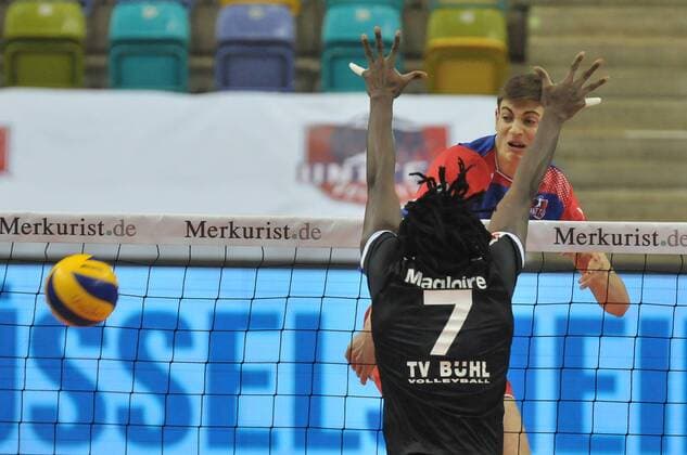 19.03.2016, xtkx, Volleyball 1.Bundesliga Playoffs, United Volleys - TV Ingersoll Bühl, emspor v.l. Tobias Krick (UBited Volleys) , Magloire Mayaula Nzeza (TV Buehl) ,
