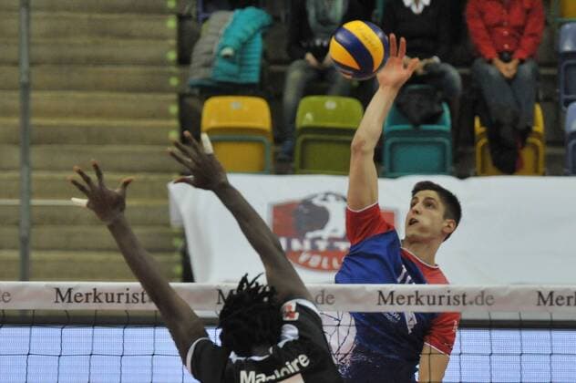 19.03.2016, xtkx, Volleyball 1.Bundesliga Playoffs, United Volleys - TV Ingersoll Bühl, emspor v.l. Magloire Mayaula Nzeza (TV Buehl) , Moritz Reichert (United Volleys) ,