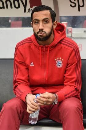 Fußball 1. Bundesliga 27. Spieltag 1. FC Köln - Bayern München am 19.03.2016 im RheinEnergieStadion in Köln Mehdi Benatia ( München ) auf der Ersatzbank xRx