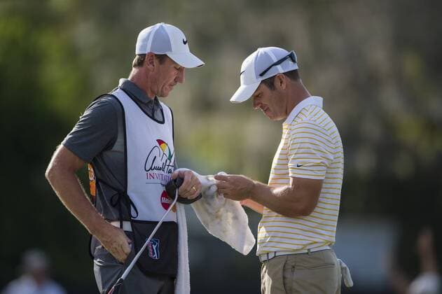 March 19, 2016: Paul Casey and his caddie do some cleaning during the third round of the Arnold Palmer Invitational in Orlando, FL. (Photograph by Roy K. Miller Icon Sportswire) GOLF: MAR 19 PGA Golf Herren - Arnold Palmer Invitational presented by MasterCard - Third Round Icon160319025 EDITORIAL USE ONLY