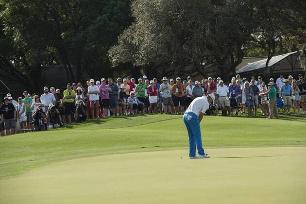 March 19, 2016: Jason Day putts in front of the crowd on 3 during the third round of the Arnold Palmer Invitational in Orlando, FL. (Photograph by Roy K. Miller Icon Sportswire) GOLF: MAR 19 PGA Golf Herren - Arnold Palmer Invitational presented by MasterCard - Third Round Icon160319098 EDITORIAL USE ONLY