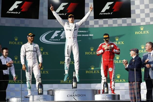 Formel 1, GP von Australien, Rosberg gewinnt Saisonauftakt in Melbourne Motorsports: FIA Formula One World Championship WM Weltmeisterschaft 2016, Grand Prix of Australia, 44 Lewis Hamilton (GBR, Mercedes AMG Petronas Formula One Team), 6 Nico Rosberg (GER, Mercedes AMG Petronas Formula One Team), 5 Sebastian Vettel (GER, Scuderia Ferrari), xHOCHxZWEIx