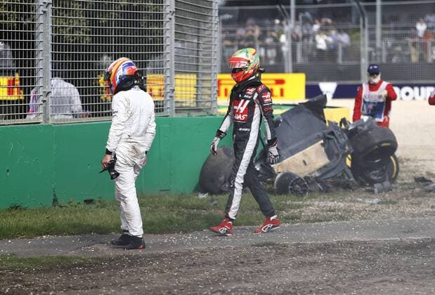 Motorsports: FIA Formula One World Championship WM Weltmeisterschaft 2016, Grand Prix of Australia, 14 Fernando Alonso (ESP, McLaren Honda Formula 1 Team), 21 Esteban Gutierrez (MEX, Haas F1 Team), xHOCHxZWEIx