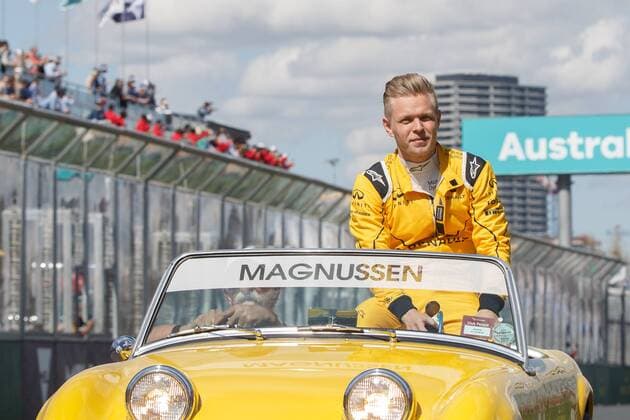 March 20, 2016: Kevin Magnussen (DEN) 20 from the Renault F1 team at the drivers parade prior to the 2016 Australian Formula One Grand Prix at Albert Park, Melbourne, Australia. Formula One 2016: Australia - Race - ZUMAc04_