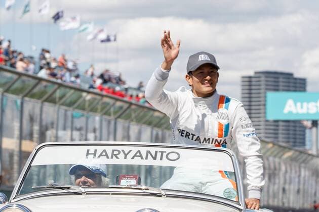 March 20, 2016: Rio Haryanto (IDN) 88 from the Manor Racing at the drivers parade prior to the 2016 Australian Formula One Grand Prix at Albert Park, Melbourne, Australia. Formula One 2016: Australia - Race - ZUMAc04_