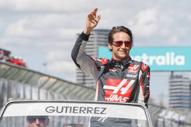 March 20, 2016: Esteban Gutierrez (MEX) 21 from the Haas F1 Team at the drivers parade prior to the 2016 Australian Formula One Grand Prix at Albert Park, Melbourne, Australia. Formula One 2016: Australia - Race - ZUMAc04_