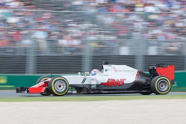 March 20, 2016: Romain Grosjean (FRA) 8 from the Haas F1 Team at turn two of the 2016 Australian Formula One Grand Prix at Albert Park, Melbourne, Australia. Formula One 2016: Australia - Race - ZUMAc04_