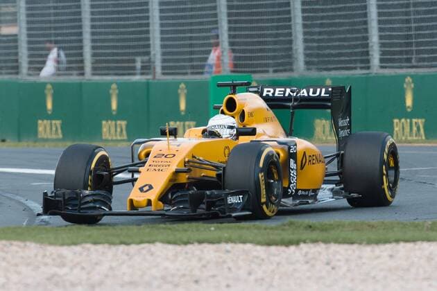 March 20, 2016: Kevin Magnussen (DEN) 20 from the Renault F1 team at turn one of the 2016 Australian Formula One Grand Prix at Albert Park, Melbourne, Australia. Formula One 2016: Australia - Race - ZUMAc04_