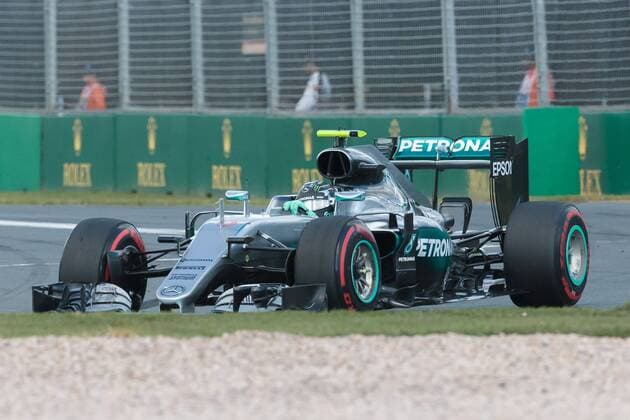 March 20, 2016: Nico Rosberg (DEU) 6 from the Mercedes AMG Petronas team at turn one of the 2016 Australian Formula One Grand Prix at Albert Park, Melbourne, Australia. Formula One 2016: Australia - Race - ZUMAc04_