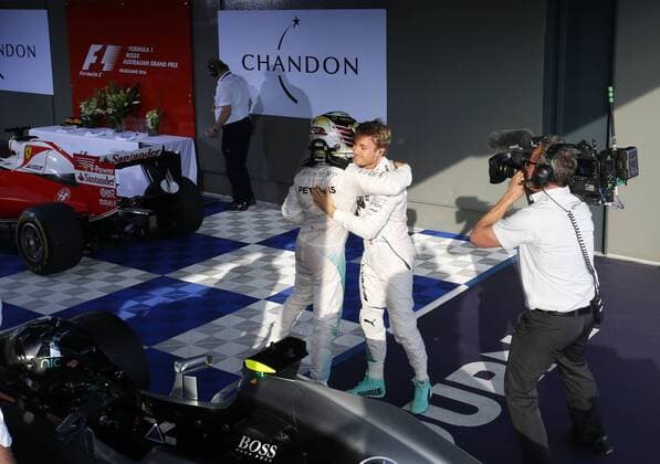 Motorsports: FIA Formula One World Championship WM Weltmeisterschaft 2016, Grand Prix of Australia, 44 Lewis Hamilton (GBR, Mercedes AMG Petronas Formula One Team), 6 Nico Rosberg (GER, Mercedes AMG Petronas Formula One Team), xHOCHxZWEIx