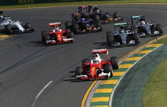 Motorsports: FIA Formula One World Championship WM Weltmeisterschaft 2016, Grand Prix of Australia, 5 Sebastian Vettel (GER, Scuderia Ferrari), 6 Nico Rosberg (GER, Mercedes AMG Petronas Formula One Team), 7 Kimi Raikkonen (FIN, Scuderia Ferrari), 44 Lewis Hamilton (GBR, Mercedes AMG Petronas Formula One Team), 33 Max Verstappen (NLD, Scuderia Toro Rosso), 55 Carlos Sainz Junior (ESP, Scuderia Toro Rosso), start, mass, Masse, Menge, viele, many xHOCHxZWEIx