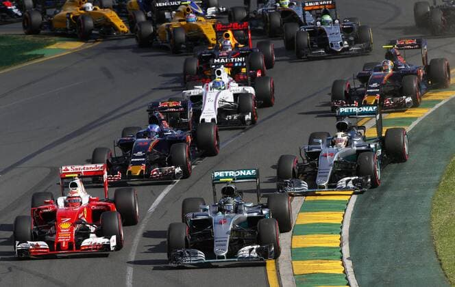 Motorsports: FIA Formula One World Championship WM Weltmeisterschaft 2016, Grand Prix of Australia, 6 Nico Rosberg (GER, Mercedes AMG Petronas Formula One Team), 7 Kimi Raikkonen (FIN, Scuderia Ferrari), 44 Lewis Hamilton (GBR, Mercedes AMG Petronas Formula One Team), 33 Max Verstappen (NLD, Scuderia Toro Rosso), start, mass, Masse, Menge, viele, many xHOCHxZWEIx