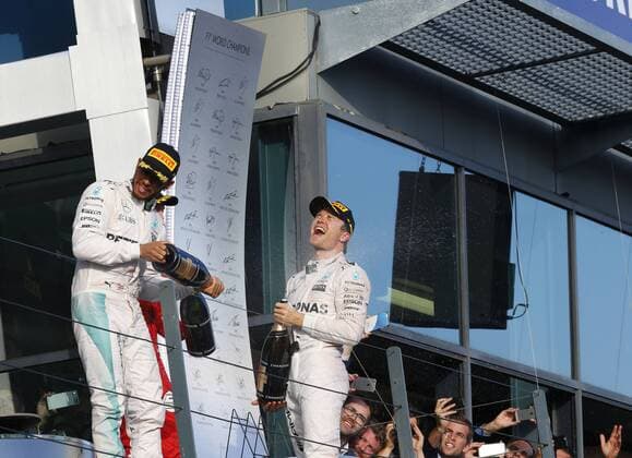 Motorsports: FIA Formula One World Championship WM Weltmeisterschaft 2016, Grand Prix of Australia, 44 Lewis Hamilton (GBR, Mercedes AMG Petronas Formula One Team), 6 Nico Rosberg (GER, Mercedes AMG Petronas Formula One Team), xHOCHxZWEIx