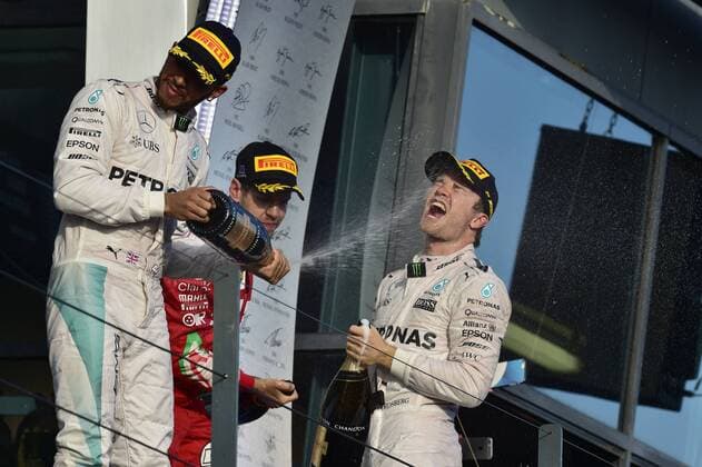 Motorsports: FIA Formula One World Championship WM Weltmeisterschaft 2016, Grand Prix of Australia, 44 Lewis Hamilton (GBR, Mercedes AMG Petronas Formula One Team), 5 Sebastian Vettel (GER, Scuderia Ferrari), 6 Nico Rosberg (GER, Mercedes AMG Petronas Formula One Team), xHOCHxZWEIx