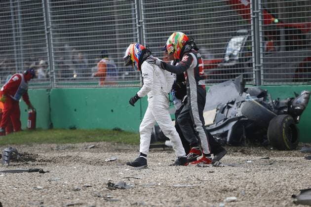 Motorsports: FIA Formula One World Championship WM Weltmeisterschaft 2016, Grand Prix of Australia, 14 Fernando Alonso (ESP, McLaren Honda Formula 1 Team), 21 Esteban Gutierrez (MEX, Haas F1 Team), xHOCHxZWEIx