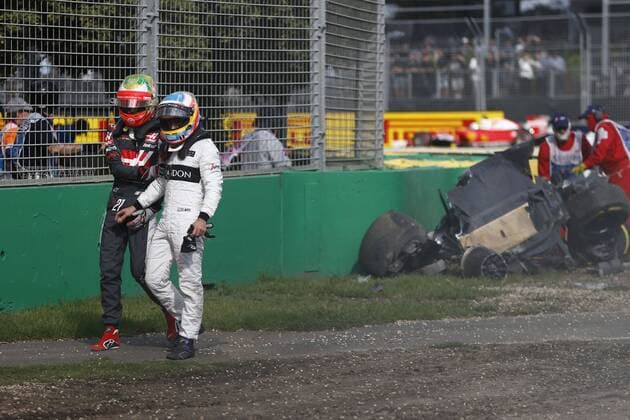 Motorsports: FIA Formula One World Championship WM Weltmeisterschaft 2016, Grand Prix of Australia, 14 Fernando Alonso (ESP, McLaren Honda Formula 1 Team), 21 Esteban Gutierrez (MEX, Haas F1 Team), xHOCHxZWEIx