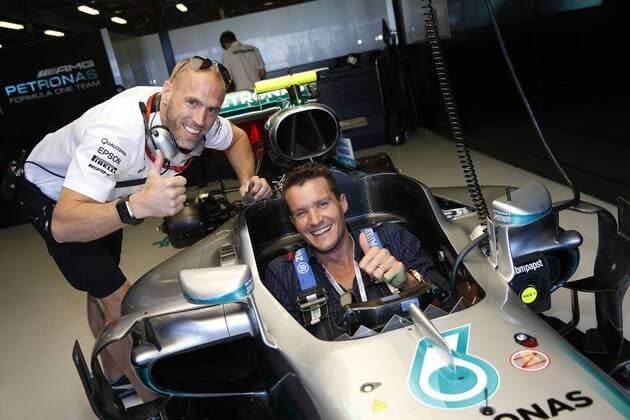 Motorsports: FIA Formula One World Championship WM Weltmeisterschaft 2016, Grand Prix of Australia, Daniel Schloesser (GER, Mercedes AMG Petronas Formula One Team), Jan Frodeno (GER) xHOCHxZWEIx