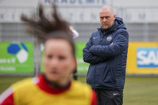 Markus Högner (Markus Hoegner, Trainer, SGS), Fussball, Allianz Frauen-Bundesliga, TSG 1899 Hoffenheim - SGS Essen, xozx