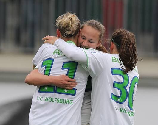 Torjubel 26 Caroline Graham Hansen (VfL Wolfsburg) zum 1-1