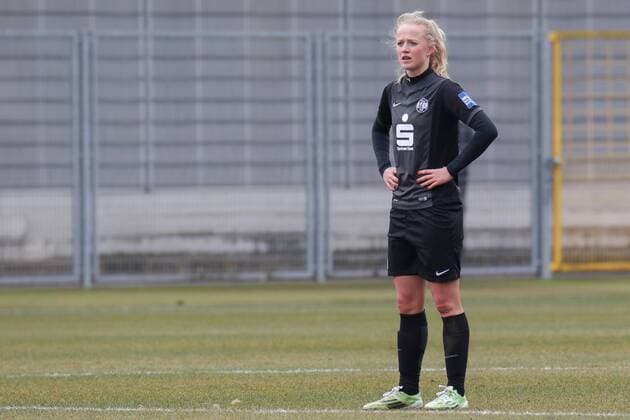 Lea Schüller (Lea Schueller, SGS, 24), enttäuscht schauend, Enttäuschung, Frustration, disappointed, pessimistisch, Fussball, Allianz Frauen-Bundesliga, TSG 1899 Hoffenheim - SGS Essen, xozx