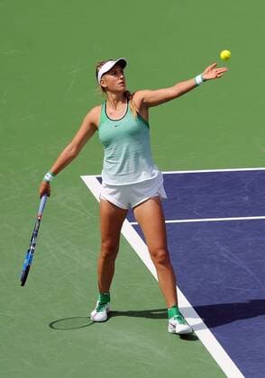 20 Mar. 2016: Victoria Azarenka (BLR) serving during the finals of the BNP Paribas Open against Serena Williams (USA) played at the Indian Wells Tennis Garden in Indian Wells, CA. (Photo By John Cordes Icon Sportswire) TENNIS: MAR 20 BNP Paribas Open Icon506160320059 EDITORIAL USE ONLY