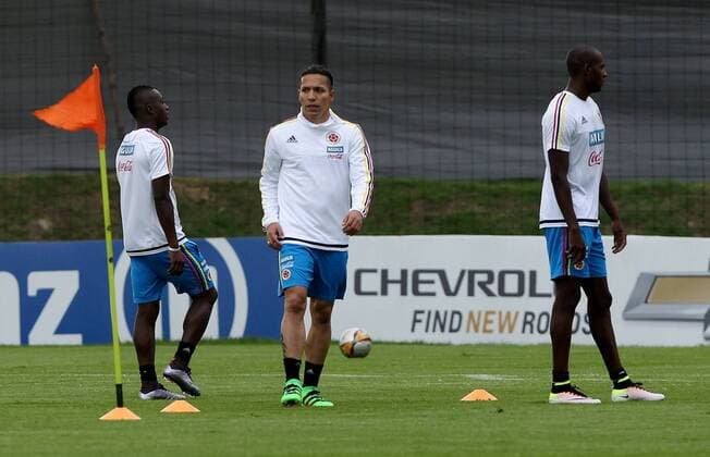 Fußball, Länderspiel, Training Nationalteam Kolumbien Colombia national soccer team players Marlos Moreno (L), Dayro Moreno (C) and Victor Ibarguen (R) participate in a training session prior to the Russia 2018 qualifying matches before Bolivia and Ecuador in Bogota, Colombia, 21 March 2016. EFE Leonardo Munoz COLOMBIA NATIONAL SOCCER TEAM TRAINING SESSION !ACHTUNG: NUR REDAKTIONELLE NUTZUNG!  BOG001 20160322-635942087679055406