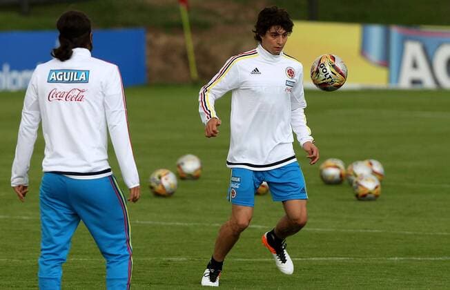 Fußball, Länderspiel, Training Nationalteam Kolumbien Colombia national soccer team player Stefan Medina (d) participates in a training session prior to the Russia 2018 qualifying matches before Bolivia and Ecuador in Bogota, Colombia, 21 March 2016. EFE Leonardo Munoz COLOMBIA NATIONAL SOCCER TEAM TRAINING SESSION !ACHTUNG: NUR REDAKTIONELLE NUTZUNG!  BOG005 20160322-635942088947299882