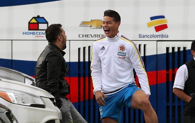 Fußball, Länderspiel, Training Nationalteam Kolumbien Colombia national soccer team player James Rodriguez (d) participates in a training session prior to the Russia 2018 qualifying matches before Bolivia and Ecuador in Bogota, Colombia, 21 March 2016. EFE Leonardo Munoz COLOMBIA NATIONAL SOCCER TEAM TRAINING SESSION !ACHTUNG: NUR REDAKTIONELLE NUTZUNG!  BOG006 20160322-635942088954787786