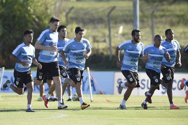 Players of Uruguay s national team Nationalteam take part in a training session at the High Performance Sports Center of the Uruguayan Football Association in Canelones, Uruguay, on March 21, 2016. Uruguay s national team will face Brazil on March 25 in a qualifier match for 2018 FIFA World Cup WM Weltmeisterschaft Fussball Russia. Nicolas Celaya) (vf) (sp) (SP)URUGUAY-MONTEVIDEO-SOCCER-NATIONAL TEAM e NICOLASxCELAYA 