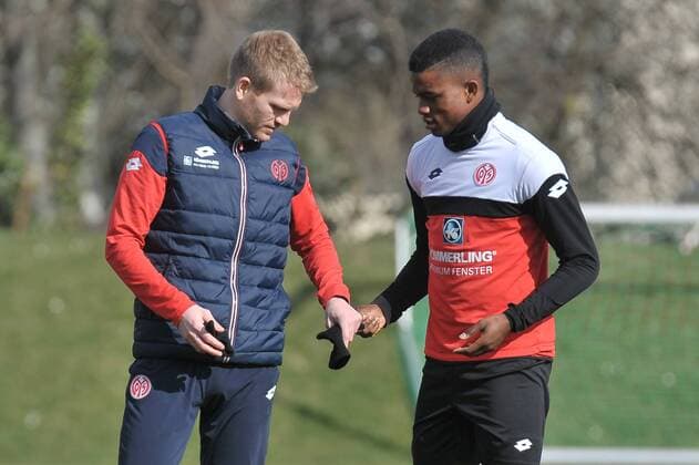 22.03.2016, xTKx, Fussball 1.Bundesliga, FSV MAINZ 05 Training, emspor, v.l. Co Trainer Peter Perchthold (Mainz 05), Jhon Cordoba (Mainz 05) ,
