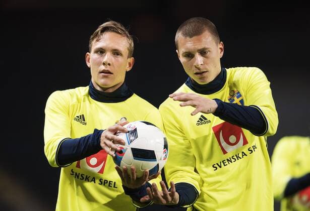160322 Ludwig Augustinsson och Victor Nilsson Lindelöf - Training Nationalteam Schweden, 22 März 2016 in Stockholm.  Copyright: JOELxMARKLUND BB160322JM015