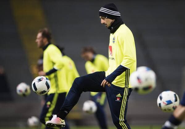 160322 Zlatan Ibrahimovic - Training Nationalteam Schweden, 22 März 2016 in Stockholm.  Copyright: JOELxMARKLUND BB160322JM018