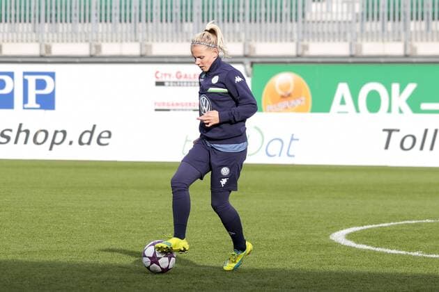 Fußball, UWCL, Training und PK VfL Wolfsburg; Julia Simic (Wolfsburg, 31) Freisteller, Einzelbild, Aktion, action. xtgx