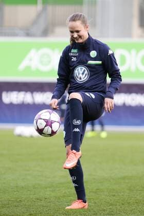 Fußball, UWCL, Training und PK VfL Wolfsburg; Caroline Graham Hansen (Wolfsburg, 26) Freisteller, Einzelbild, Aktion, action. xtgx