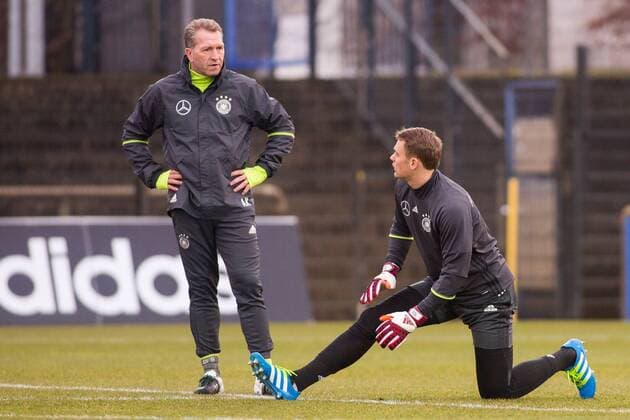 22.03.2016, xfrx, Fussball International, Deutsche Fussball Nationalmannschaft DFB Training, emspor v.l. Torwarttrainer Andreas Koepke (Deutsche Fußball Nationalmannschaft),Manuel Neuer (Deutsche Fußball Nationalmannschaft)