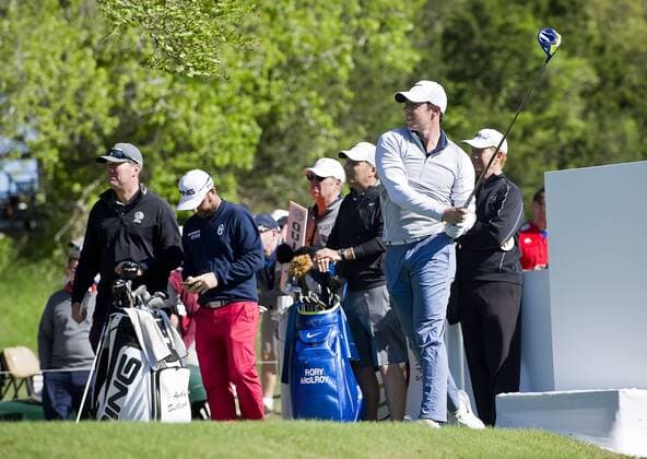 March 22, 2016: Rory McIlroy takes an early morning pregame practice before the start of the World Golf Championships-Dell Match Play at the Austin Country Club. Austin, Texas. PGA Golf Herren 2016: World Golf Championships MAR 22 - ZUMAc04_