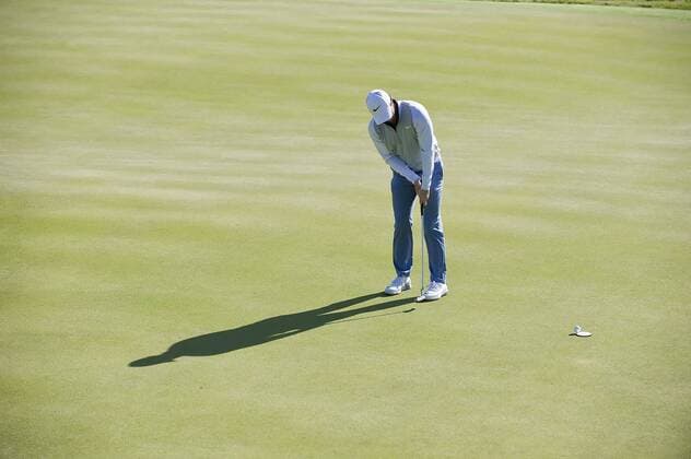 March 22, 2016: Rory McIlroy takes an early morning pregame practice before the start of the World Golf Championships-Dell Match Play at the Austin Country Club. Austin, Texas. PGA Golf Herren 2016: World Golf Championships MAR 22 - ZUMAc04_