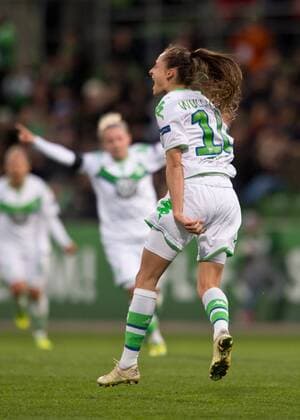 Jubel nach dem Tor zum 1-0: Torschuetzin Tessa WULLAERT (VfL) bejubelt ihren Treffer. Fussball Frauen international: UEFA Championsleague Saison 2015 2016, Viertelfinale Hinspiel: VfL Wolfsburg - ACF Brescia Femminile im AOK Stadion in Wolfsburg, Deutschland am 23.03.2016,