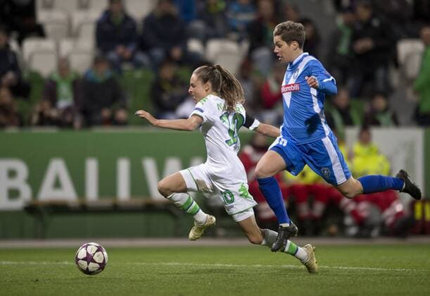 vl: Tessa WULLAERT (VfL), Elena LINARI (Brescia) Fussball Frauen international: UEFA Championsleague Saison 2015 2016, Viertelfinale Hinspiel: VfL Wolfsburg - ACF Brescia Femminile im AOK Stadion in Wolfsburg, Deutschland am 23.03.2016,