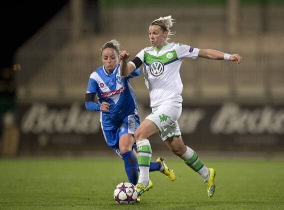 vl: Martina ROSUCCI (Brescia), Alexandra POPP (VfL) Fussball Frauen international: UEFA Championsleague Saison 2015 2016, Viertelfinale Hinspiel: VfL Wolfsburg - ACF Brescia Femminile im AOK Stadion in Wolfsburg, Deutschland am 23.03.2016,