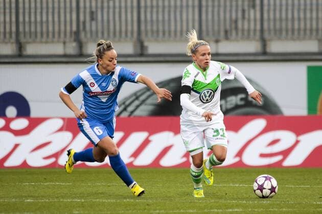 Fußball, UWCL, VfL Wolfsburg - Brescia CF; v.l. Martina Rosucci (Brescia, 6) gegen Julia Simic (Wolfsburg, 31). xtgx