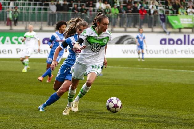 Fußball, UWCL, VfL Wolfsburg - Brescia CF; Tessa Wullaert (Wolfsburg, 10) am Ball. xtgx