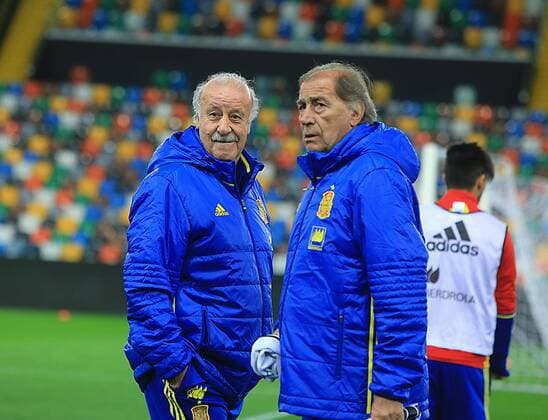 Fußball, Training Nationalteam Spanien in Udine Spanish national soccer team coach Vicente del Bosque (L) and assistant Toni Grande participate in a training session at the Friuli stadium in Udine, Itlay, 23 March 2016, where theam will face Italy tomorrow during a firendly match. SPANISH NATIONAL SOCCER TEAM TRAINING SESSION !ACHTUNG: NUR REDAKTIONELLE NUTZUNG!  UDI008 20160323-635943630167087911