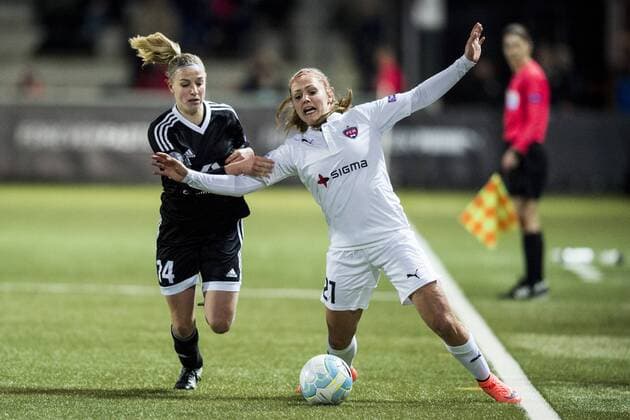 Fußball, Damen, Champions League, FC Rosengard - 1. FFC Frankfurt 160323 Jackie Groenen vs Sofie Junge Pedersen FC Rosengard vs 1. FFC Frankfurt in Malmö  Copyright: PETTERxARVIDSON BB160323PA050