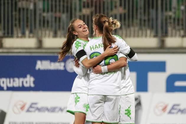 Fußball, UWCL, VfL Wolfsburg - Brescia CF; v.l. Tessa Wullaert (Wolfsburg, 10), Caroline Graham Hansen (Wolfsburg, 26) Jubel, Torjubel, Freude, Emotion, Torerfolg, Aktion, action, goal, goal celebration, celebrates. xtgx